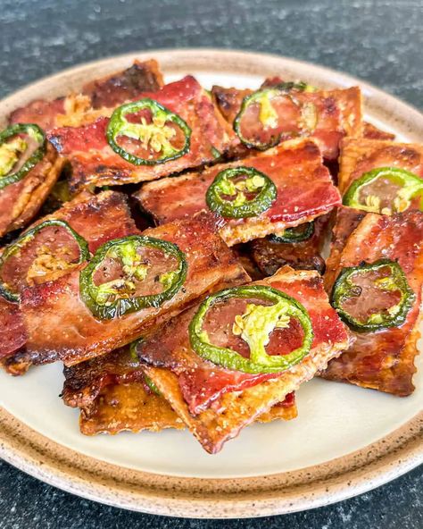 Candied Bacon Crackers, Jalapeno Appetizer, Bacon Crackers, Bacon Cracker, Crackers Appetizers, Crackers Recipe, Recipe List, Jalapeno Recipes, Bacon Appetizers