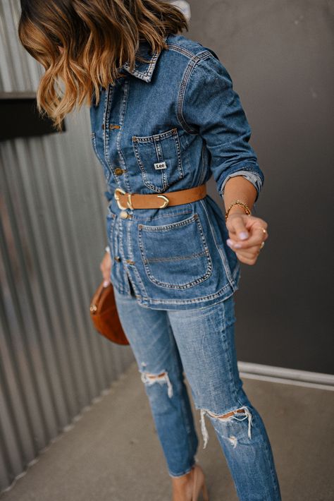 The 2020 Way to Style a Denim on Denim Look | Denim Outfit Ideas | How to Style | Clothing Tips | Denim on Denim Outfit Ideas | Denim Jacket Outfit | Denim Aesthetic | Nude Pumps Outfit | Gold Accessories | Fashion Inspiration | Fashion Trends | Fashion Style Guide | Chic Fashion Blogger | Chic Talk #denim #howtostyle Nude Pumps Outfit, Denim Boots Outfit, Denim Outfit Ideas, Fall Jackets Outfit, Denim Aesthetic, Denim On Denim Looks, Denim Clothes, Plus Zise, Ny Outfits