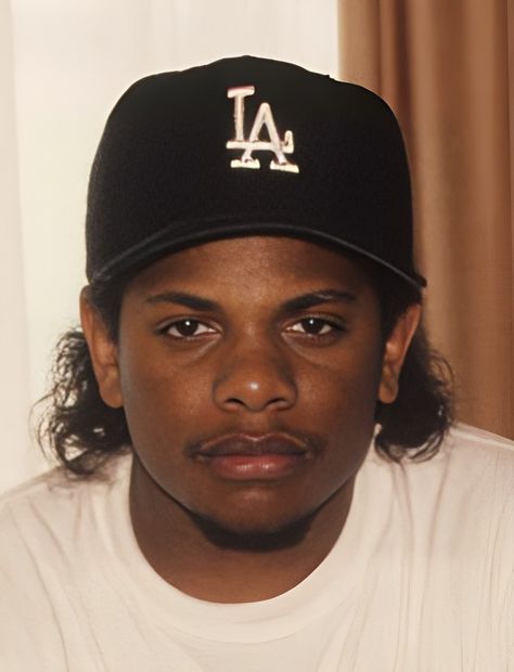 Late 1980s-Early 1990s Rapper "Eazy-E" (Eric Wright) (RIP) Eazy E Rare Pics, Eric Wright Eazy E, Easy E Rapper, Eazy E Pfp, 90s Portraits, Eazy E Wallpaper, Old School Rappers, Ti Rapper, E Pfp