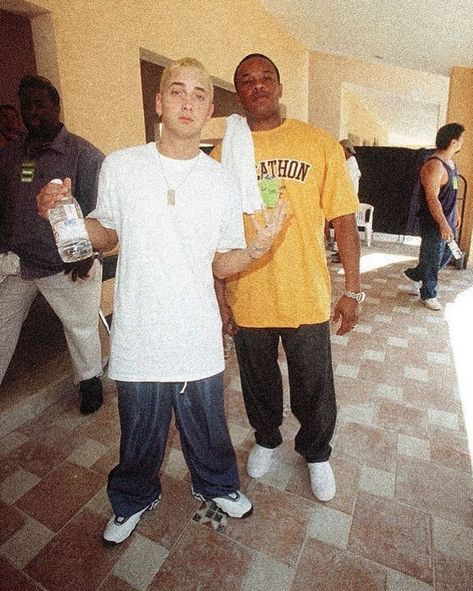 Eminem Outfits 90s, Eminem Aesthetic, Eminem Dr Dre, Eminem Style, Eminem Rap, Hot Halloween Outfits, Eminem Slim Shady, The Real Slim Shady, Marshall Mathers