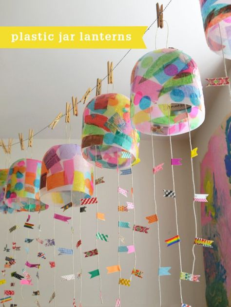 Colorful Lanterns, Kerajinan Diy, Recycled Art Projects, Jar Lanterns, Diy Bricolage, Aktivitas Montessori, Seni Cat Air, Plastic Jars, Recycled Art