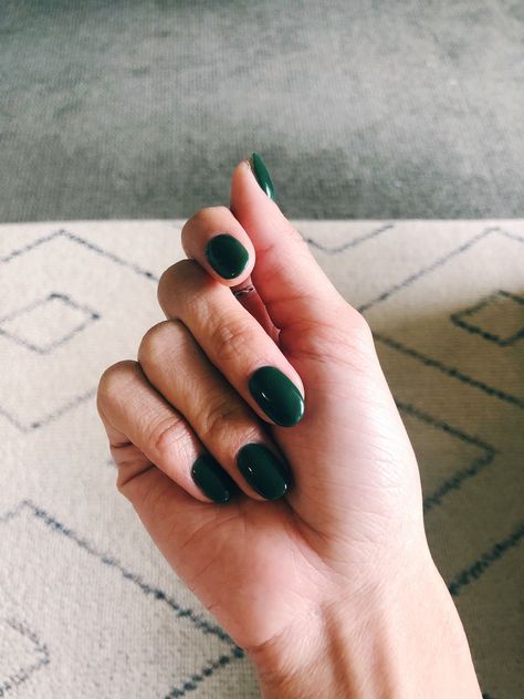 #nails #green #dippowdernails #dip #darkgreen #manicure #round Dark Green Gel Manicure, Short Round Nail Ideas Green, Rounded Green Nails, Opi Green Dip Powder, Forest Green Dip Nails, Dark Green Dip Powder Nails, Short Round Nails Green, Dark Green Round Nails, Dip Powder Nails Round