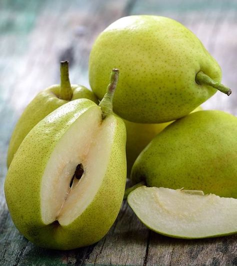 30 Amazing Benefits Of Pears For Skin, Hair, And Health Benefits Of Pears, Refreshing Juice, Pear Salad, Pear Fruit, Pear Recipes, Fiber Rich Foods, Organic Health, Improve Digestion, Hair Health