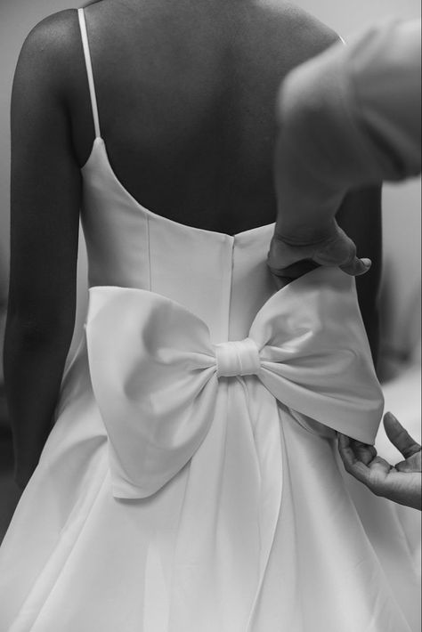 Black Bow Wedding Dress, Bow Behind Dress, Mini Wedding Dress With Bow, High Neck Wedding Dress With Bow, Bow Detail Wedding Dress, Short Bow Wedding Dress, Silk Wedding Dress Bustle, Wedding Gowns With Bows, Dresses With A Bow In The Back