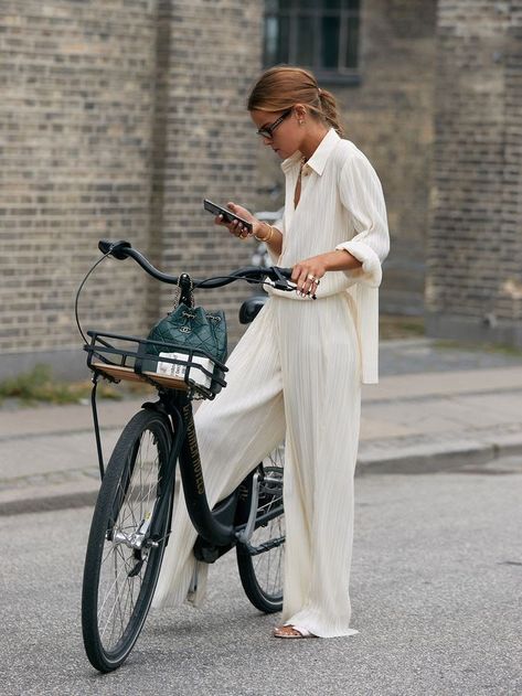 Copenhagen Fashion Week Street Style, Cycle Chic, Jada Pinkett Smith, Copenhagen Style, Copenhagen Fashion Week, Streetstyle Fashion, Looks Street Style, Street Style Trends, Outfit Trends