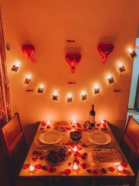 80+ DIY Romantic Gifts for Boyfriend to make him feel special - Hike n Dip Anniversary Decor At Home, Anniversary Home Decoration Ideas, Birthday Surprise For Husband, Romantic Gifts For Boyfriend, Romantic Dinner Decoration, Romantic Room Decoration, Romantic Birthday Gifts, Diy Gifts To Make, Girls Birthday Party Decorations