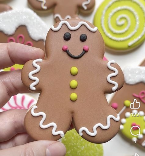 Gingerbread Cookies To Decorate, Pancake Cookies Decorated, Gingerbread Man Royal Icing Cookies, Gingerbread Cookies Decorated Icing, Round Gingerbread Cookies Decorated, Gingerbread Cookies Design, Mini Royal Icing Cookies, Gingerbread Decorated Cookies, Sugar Cookie Gingerbread Man