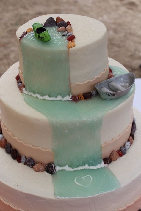 River Cake, Kayak Cake, River Kayak, River Of No Return, River Wedding, 50th Cake, Pastry School, Salmon River, Fish Cake