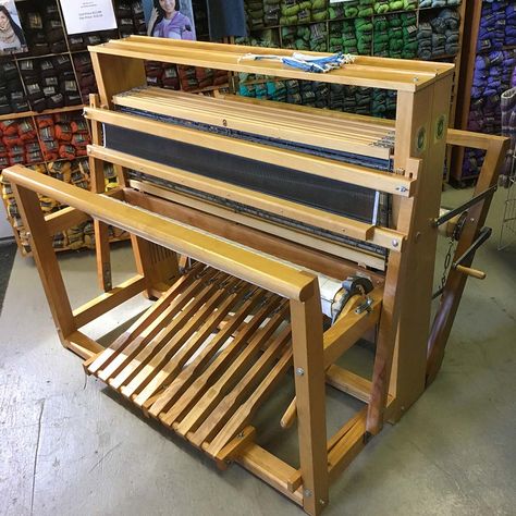 Weaving Loom For Sale, Looms For Sale, Floor Loom, Weaving Loom Diy, Weaving Looms, Rigid Heddle Weaving, Weaving Tools, Jacquard Loom, Weaving Loom