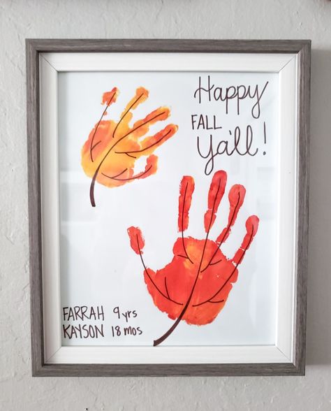 Cute Fall Handprint Crafts, Fall Keepsakes For Toddlers, Fall Kids Handprint Crafts, Autumn Handprint Art, Fall Hand Painting For Kids, Handprint Fall Tree, Autumn Infant Art, Kids Fall Handprint Art, Handprint Fall Leaves