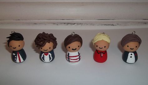 One Direction Polymer Clay Character Charms for Necklaces -   https://www.facebook.com/ItzyBitzyCharms Harry Styles Polymer Clay, One Direction Clay Ideas, One Direction Birthday Gifts, Harry Styles Clay, One Direction Birthday, Charms For Necklaces, Air Dry Clay Projects, Clay Diy Projects, Clay Crafts Air Dry