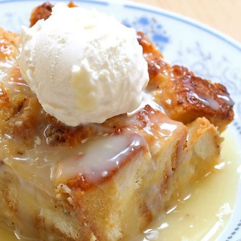 White Chocolate Bread Pudding with White Chocolate Sauce - Cakescottage Unique Thanksgiving Desserts, Apple Pie Bread Pudding, Cranberry Bread Pudding, Apple Pie Bread, Bread Pudding With Apples, Fun Thanksgiving Desserts, Homemade Apple Pie Filling, Chocolate Bread Pudding, Thanksgiving Desserts Easy