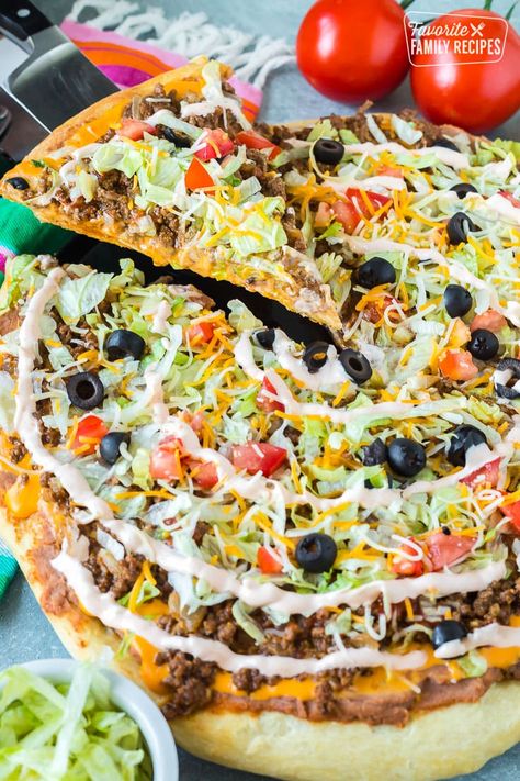 Good Pizza Recipes, Double Crust Pizza, Meat Lovers Pizza Tacos, Crazy Pizza Ideas, Cold Taco Pizza, Mealtrain Ideas, Taco Pizza Sauce, Mexican Flatbread Pizza, Homemade Taco Pizza Recipes