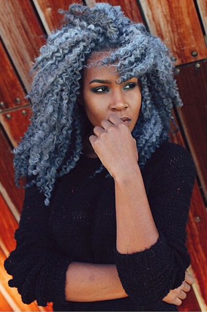 Grey Hair Looks, Cabello Afro Natural, Grey Curly Hair, Beautiful Gray Hair, Hot Hair Colors, Natural Gray Hair, Colored Curly Hair, Hair Crush, American Woman