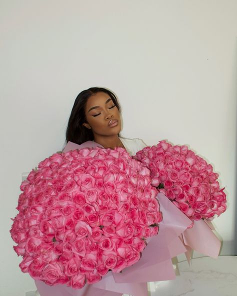 Happy birthday to me, 26 never looked so good! 🩷 Gia Aesthetic, Pink Aesthetic Black, Pretty Woman Aesthetic, White Party Outfit, Woman Aesthetic, Pretty Pink Princess, Fun Photoshoot, Flowers Bouquet Gift, Flower Therapy