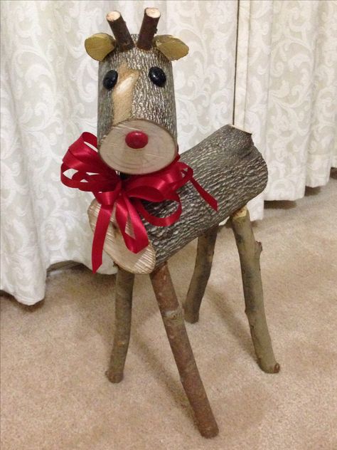 My first log reindeer. My little Rudolf and my most favorite of the 4. Frugal Christmas, Wooden Reindeer, Decoration For Christmas, Head Wreath, Wooden Decoration, Handmade Inspiration, Christmas Wood Crafts, Christmas Wood, Wooden Decor