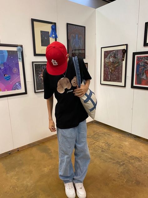 Red Cap Outfit, Fitted Hat Outfit, Red Hat Outfit, Cap Outfit Men, Hat Outfit Men, Red Fitted Hat, Fashion Art Aesthetic, Cap Outfit, Hat Outfit