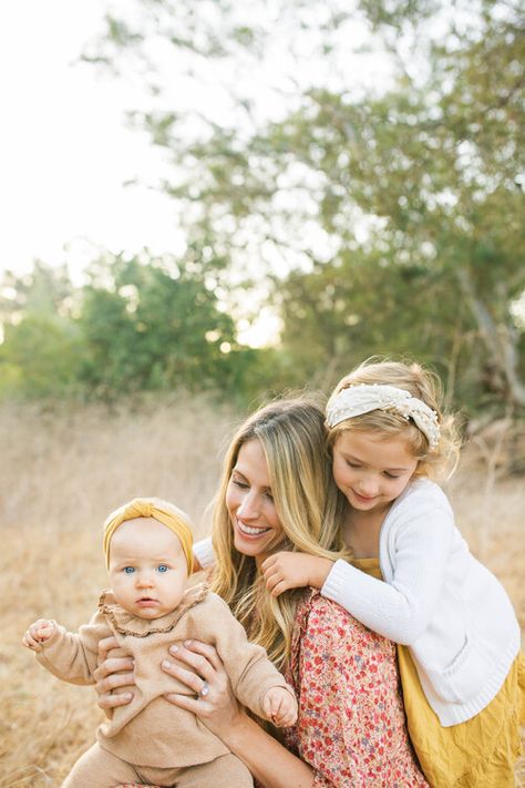 Family Pictures With Toddler, Fall Maternity Outfits, Fall Maternity, Maternity Outfits, Fine Art Portraits, Two Daughters, Fall Photos, Family Pictures, Lifestyle Photographer