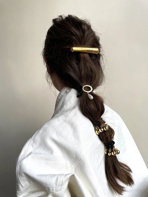 Hair Gold Accessories, Bubble Pony, Luxury Hair Accessories, Gold Hair Accessories, Luxury Hair, Looks Chic, 가을 패션, Hair Pin, Mode Style