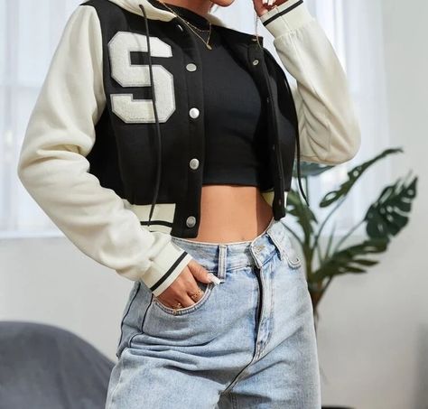 Cropped Varsity Jacket Outfit, Racer Jacket Outfit, Varsity Jacket Outfit, Varsity Jacket Women, Letterman Jackets, Outfit Korean, Racer Jacket, Teenage Fashion, Letterman Jacket