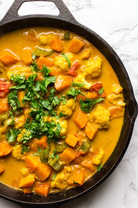 Vegan Butternut Squash Curry, Pumpkin Cauliflower Curry, Butternut Squash Cauliflower Recipes, Curry Recipes Without Coconut Milk, Vegetarian Butternut Squash Recipes, Butternut Squash Curry Recipes, Curry Without Coconut Milk, Squash Coconut Curry, Crunchy Cauliflower