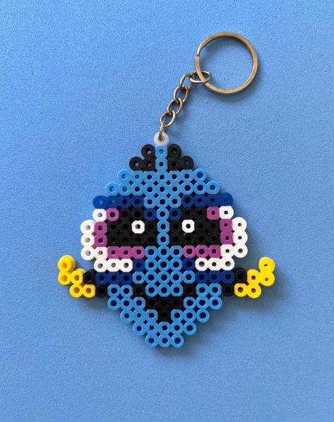 Pixar Perler Bead Patterns, Pearler Bead Keychains, Perler Bead Keychain Ideas, Disney Hama Beads Pattern, Mini Perler Beads Ideas, Melty Beads Patterns, Perler Beads Disney, Stitch Perler Beads, Perler Bead Keychain