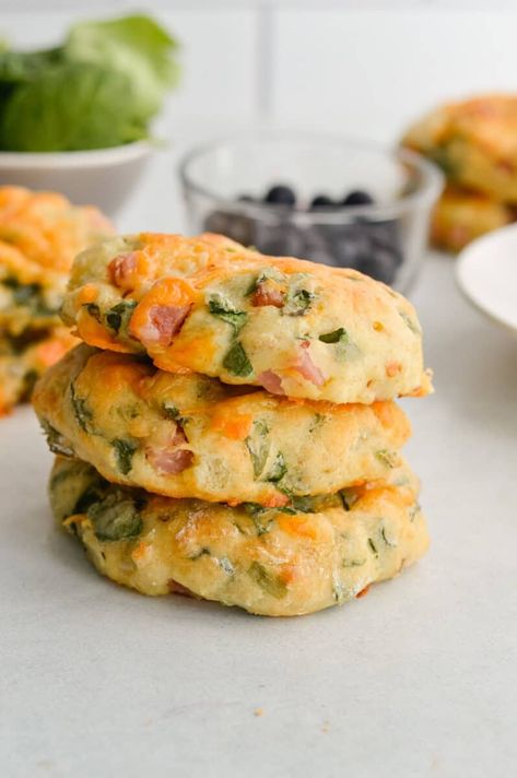 Savory Meal Prep Breakfast, Protein Breakfast Biscuits, Savoury Breakfast Ideas Healthy, Savory Breakfast Meal Prep, Savoury Breakfast Muffins, 21 Day Fix Overnight Oats, Savoury Breakfast Ideas, Protein Biscuits, Meal Board