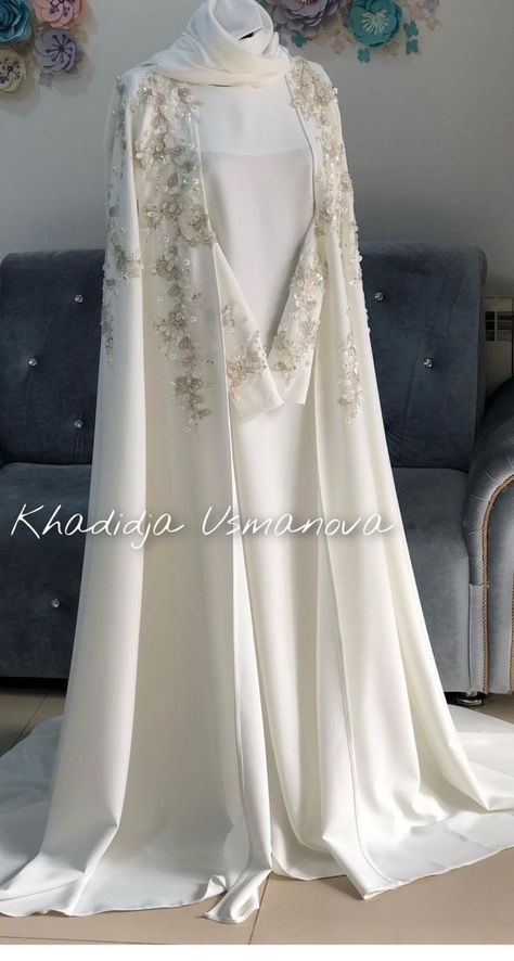 Elegant Abaya Designs, April Outfit Ideas, Outfits Simples, Outfit Casual Mujer, Islamic Wedding Dress, Primavera Outfit, Khimar Hijab, Outfit Ideas Autumn, Outfit Ideas 2023