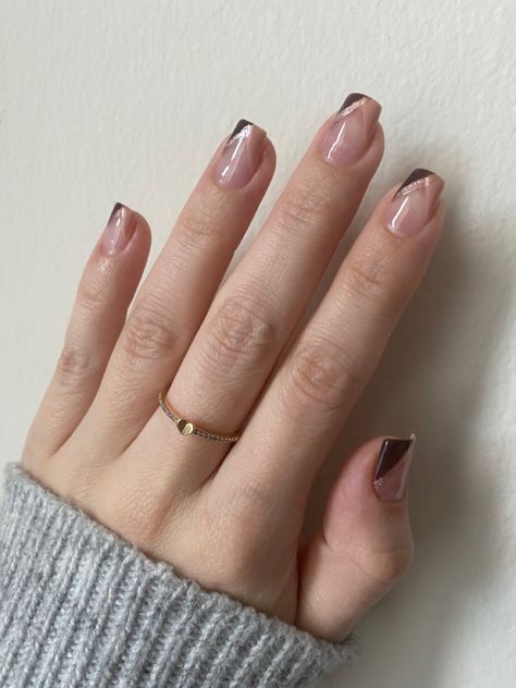 This brown nude and gold v cut french tip manicure nail art is the perfect thanksgiving holiday nail French Tip Manicure, Brown Nail, Nail Art Salon, Holiday Nail, Perfect Thanksgiving, Nail Polish Set, Thanksgiving Nails, Thanksgiving Holiday, Nail Polish Sets