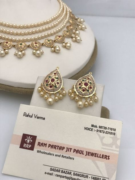 Elegant Jewelry Classy Gold, Moti Sets Jewellery, Hyderabadi Jewellery, Hyderabadi Jewelry, Rajputi Jewellery, Modern Gold Jewelry, Jewelry Set Design, Designer Handmade Jewellery, Antique Jewelry Indian