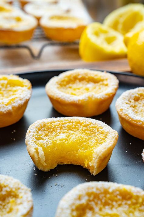 Lemon Butter Tarts Lemon Tarts, Closet Cooking, Postre Keto, Butter Tarts, Lemon Dessert Recipes, Lemon Cupcakes, Mini Tart, Pie Tart, Lemon Tart