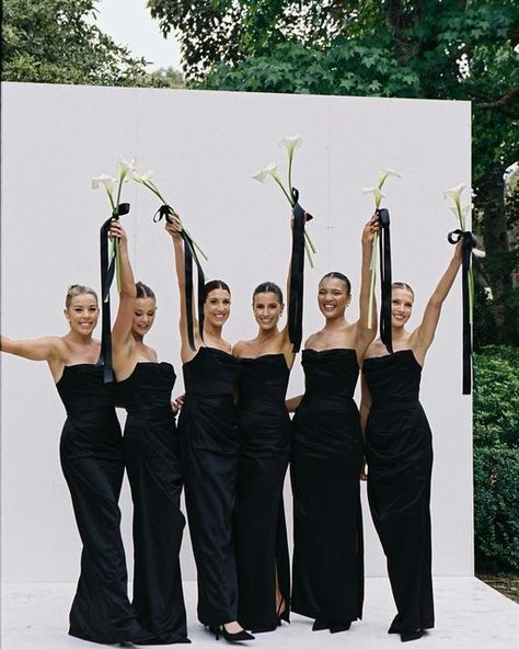 Black Bridesmaids Dresses, Wedding Dress Code, Black And White Wedding Theme, Wedding Aesthetics, Black Bridesmaid, White Wedding Theme, Dress Code Wedding, Boda Mexicana, Black Bridesmaids