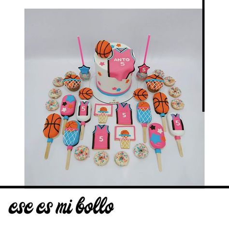 Basketball Cakesicles, Basketball Cupcakes, Basketball Cookies, Sports Cakes, Basketball Cake, Cake Girl, Sport Cakes, Basketball Party, Birthday Decorations Kids