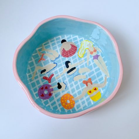 Boho Pottery Painting, Closed Form Ceramics, Couples Pottery Painting Ideas, Pottery Painting Pasta Bowl, Ceramic Pottery Bowl, Pottery Painting Patterns, Pottery Painting Funny, Pasta Bowl Pottery Painting, Painting Bowl Ideas