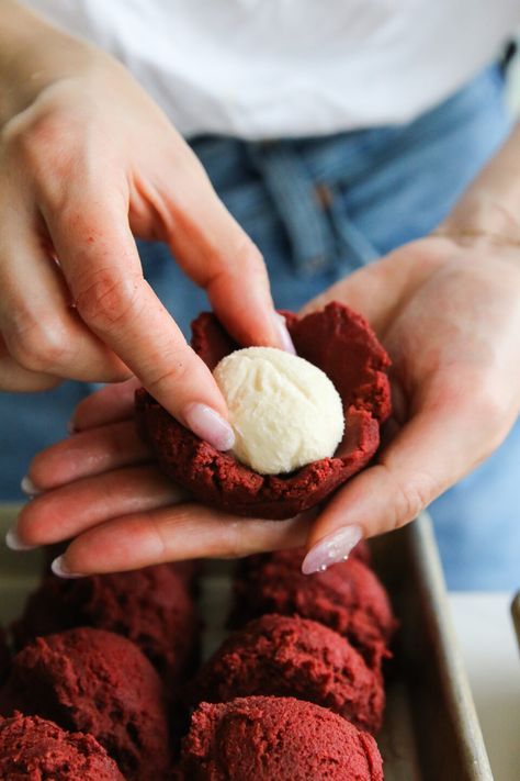 Stuffed Red Velvet Cookies - Constellation Inspiration Levain Bakery Red Velvet Cookies, Big Red Velvet Cookies, Red Velvet Cookies Stuffed, Red Velvet Chunky Cookies, Stuffed Nyc Cookies, Levain Red Velvet Cookies, Red Velvet Filled Cookies, Red Velvet New York Cookies, Red Velvet Nyc Cookies