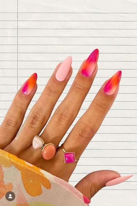 Ombre pink and orange summer almond shape gel nails Sunset Nails, August Nails, Manikur Kuku, Her Nails, Nagel Inspo, Manicure Y Pedicure, Fire Nails, Chic Nails, Nail Polishes