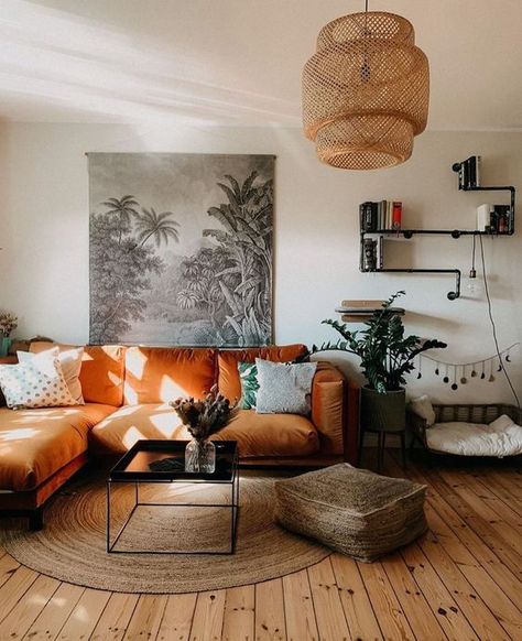 Velvet Couch Living Room, Bold Living Room, Orange Couch, Orange Sofa, Leather Sofa Living Room, Living Room Orange, Living Comedor, Architecture Interiors, Decor Home Living Room