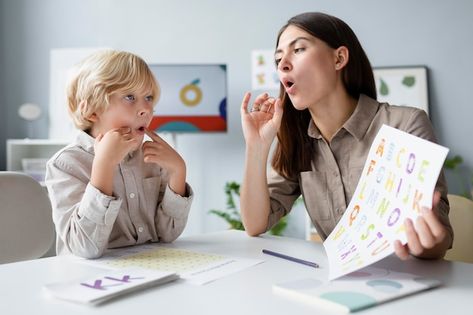 Woman doing speech therapy with a little... | Free Photo #Freepik #freephoto #speech-therapist #speech-therapy #child-psychologist #child-therapy Language Disorders, Expressing Emotions, Articulation Therapy, Improve Communication Skills, Childhood Development, Speech Therapist, Speech Pathology, Speech Language Therapy, Speech Language Pathology