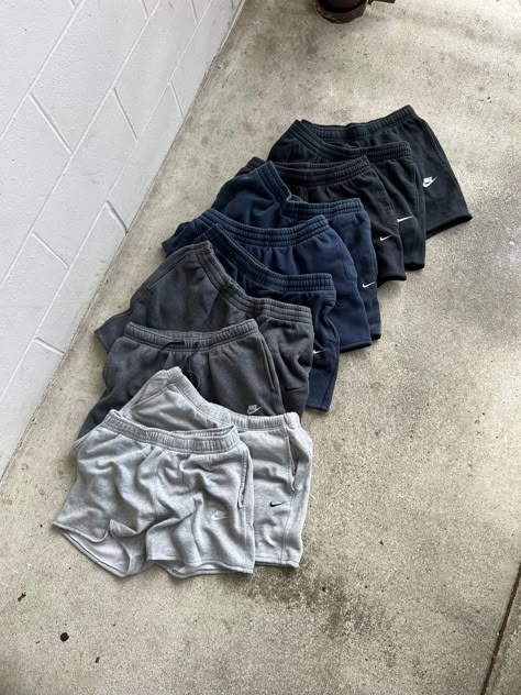 Sweatpants Shorts Outfit, Nike Shorts Outfits, Nike Fleece Shorts, Sweat Shorts Outfit, Vintage Nike Shorts, Nike Shorts Outfit, Nike Sweatshorts, Nike Sweat Shorts, Sweatpant Shorts