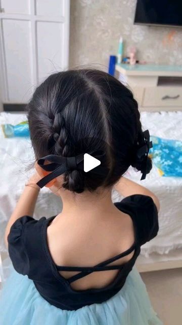 Happy hometown on Instagram: "Simple hairstyle" Cute Hairstyles For Girl Kid, Simple Hairstyles For Toddler Girl, Simple Hairstyle For Kids Girl, Kids With Short Hair Hairstyles, Kid Hair Dos, Curly Hairstyles Little Kids, Small Girl Hairstyles, Picture Day Hair Ideas For Kids, Toddler Hair Clips Styles