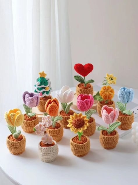 Bouquet Crochet, Crochet Dreams, Crochet Flowers Easy, Crochet Mignon, Confection Au Crochet, Crochet Bouquet, Pola Amigurumi, Valentines Crochet, Crochet Plant