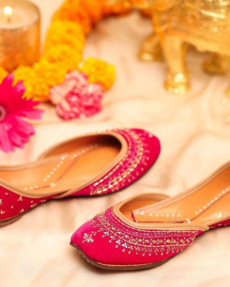 Glam up your festive wear outfits with our Sparkle Pink Handcrafted Juttis embellished with delicate handwork for a subtle and chic look. Product Details Color: Pink Occasion: Festive Sole Material: Leather Cushion: Double Padded Handwork: Yes Heel Type: Jutti Care Instructions: *Avoid Direct Water. *Clean with a dry cloth. *Store in a cool dry place when not in use. *Use Dustbag. #urbanic #urbanicindia #urbanjutties #SandalStyle #LeatherBags #IndianFashion #EthnicWear #HandcraftedSandals #... Cloth Store, Festive Wear, Leather Cushion, Wearing Clothes, Sandal Fashion, Festival Wear, Indian Fashion, Leather Bag, Dust Bag