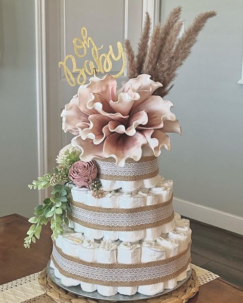 Diaper Baby Shower Centerpieces, Diaper Cake Baby Girl, Diaper Cake Ideas Girl, Neutral Diaper Cake Ideas, Pumpkin Diaper Cake Girl, Floral Diaper Cake, Wildflower Diaper Cake, Baby Girl Diaper Cake Ideas, Boho Baby Shower Cake Girl