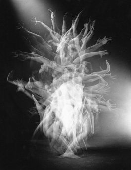 La poche de la première saison Movement Photography, Motion Photography, Dance Movement, Multiple Exposure, Dance Art, Dance Photography, Long Exposure, Pics Art, Double Exposure