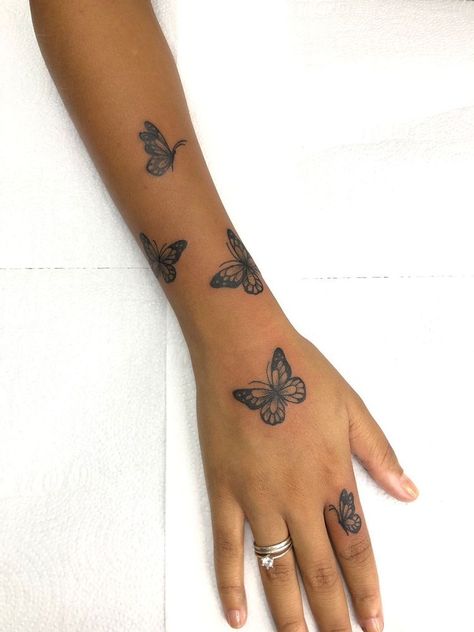 Wrist Hand Tattoo, Tattoo Papillon, Guadalupe Tattoo, Butterfly Tattoos On Arm, Butterfly Hand Tattoo, Butterfly Wrist Tattoo, Key Tattoo, Hand And Finger Tattoos, Cute Hand Tattoos