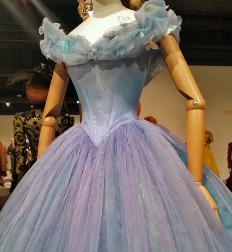 Cinderella at the 24th Art of Motion Picture Costume Design exhibition, FIDM Museum & Galleries Cindrella Frock Design, Fairytale Clothing, Cinderella Dress Up, Cinderella Halloween Costume, Cinderella Movie, Cinderella Dress, Fashion Figure Drawing, Cinderella Costume, Design Exhibition