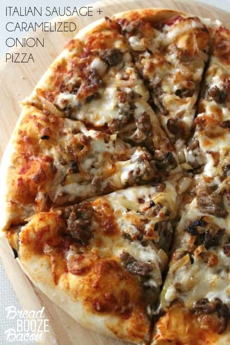 Sausage Pizza Recipe, Italian Sausage Pizza, Caramelized Onion Pizza, Pizza Oven Recipes, Bread Booze Bacon, Onion Pizza, Meat Pizza, Italian Pizza Recipe, Sausage Pizza