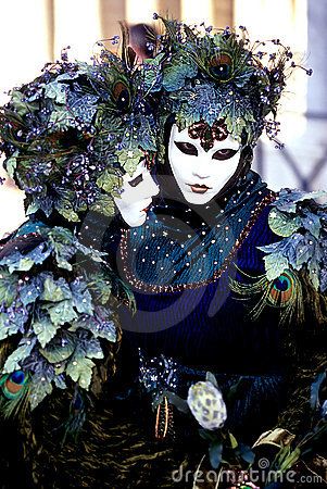 Love the ivy on these two... (Venice, Italy). Venetian Costumes, Venice Carnivale, Venice Carnival Costumes, Costume Venitien, Venice Mask, Venetian Carnival Masks, Carnival Of Venice, Venetian Masquerade, Venice Carnival