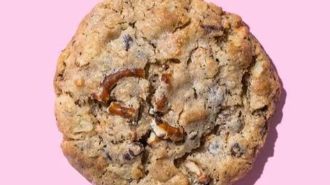 Milk Bar’s famous Compost Cookies recipe from Christina Tosi - Los Angeles Times Garbage Cookies, Compost Cookies Recipe, Compost Cookies, Kitchen Sink Cookies, Cookie Time, Milk Bar, Cookie Tins, Cake Truffles, Butterscotch Chips