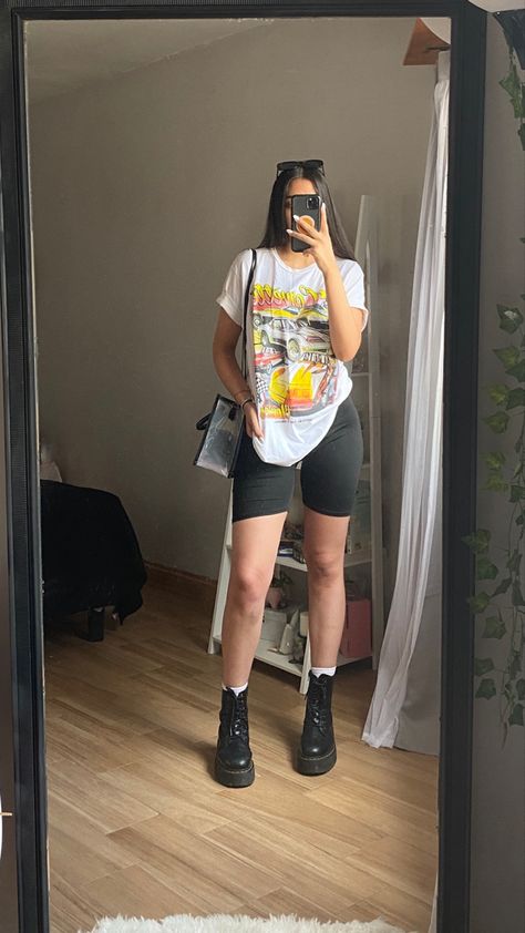 Biker Shorts With Combat Boots, Docs With Shorts Outfit, Biker Shorts Combat Boots Outfit, Combat Boots And Shorts Outfit, Black Boots And Shorts Outfits, Style With Boots Casual Outfits, Combat Boots Shorts Outfit, Boots And Biker Shorts Outfit, Summer Outfit Casual Chic